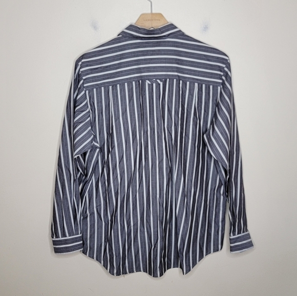 Liz Claiborne LizSport | Gray & White Button Up Shirt Size Medium - Picture 4 of 5